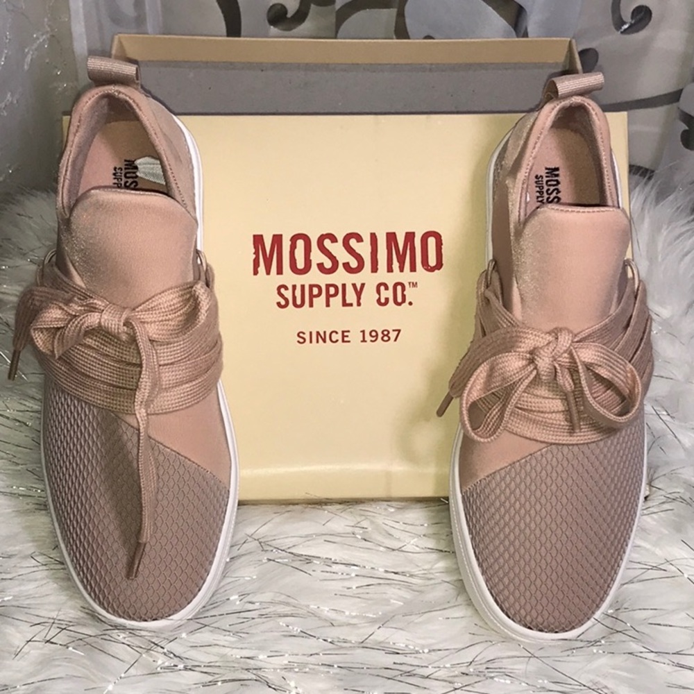 Mossimo blush Kressi 👟NWT